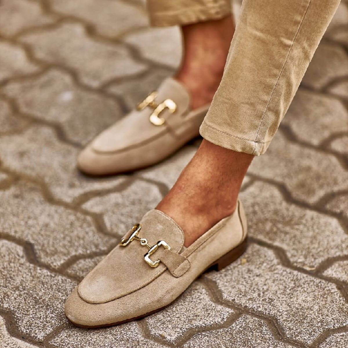 CASUAL SHOES