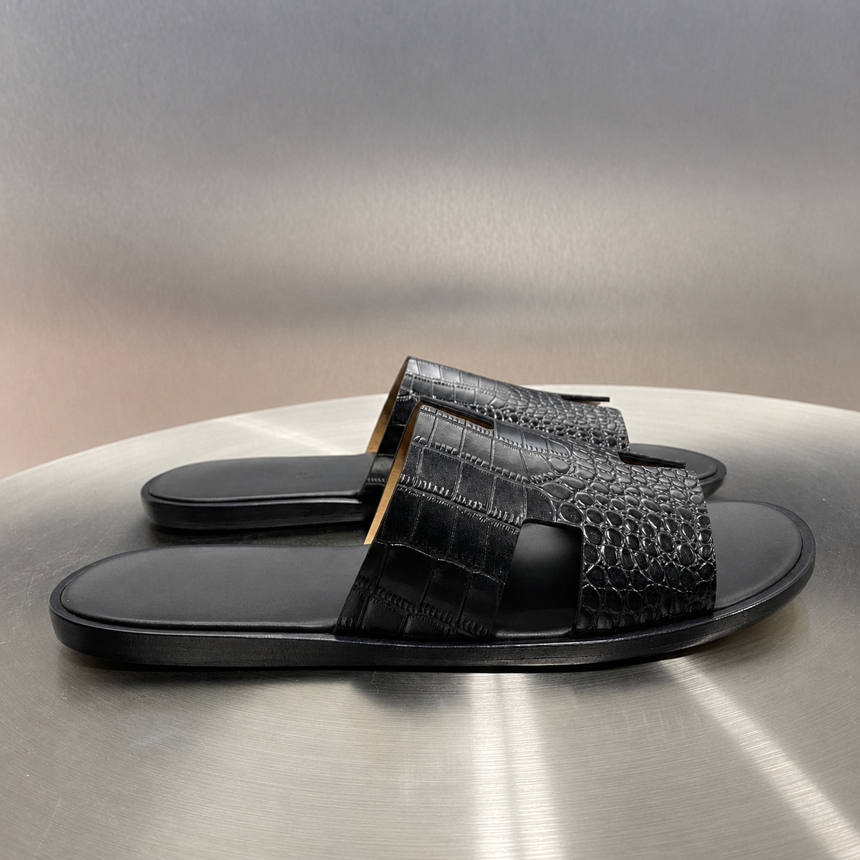 Austin Mens Slippers in Black Croc Leather | LUXE & CRATFS
