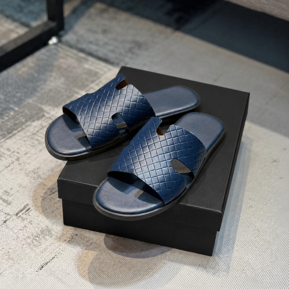 Austin Mens Slippers in Blue Effect Leather | LUXE & CRATFS