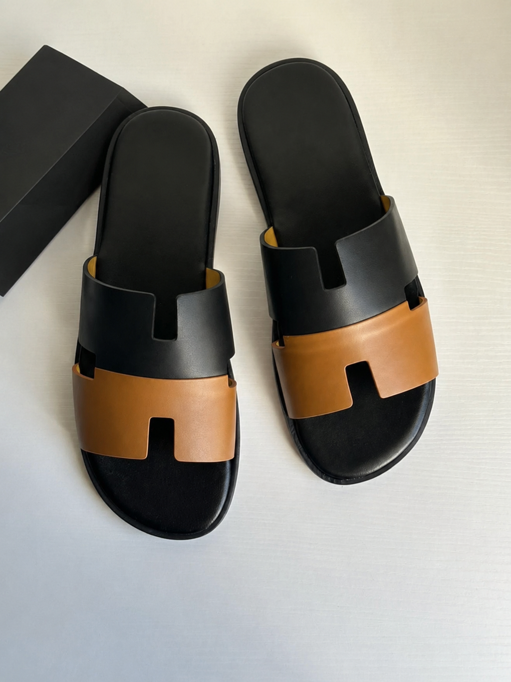Austin Mens Slippers in Black-Tan Two Tone Leather