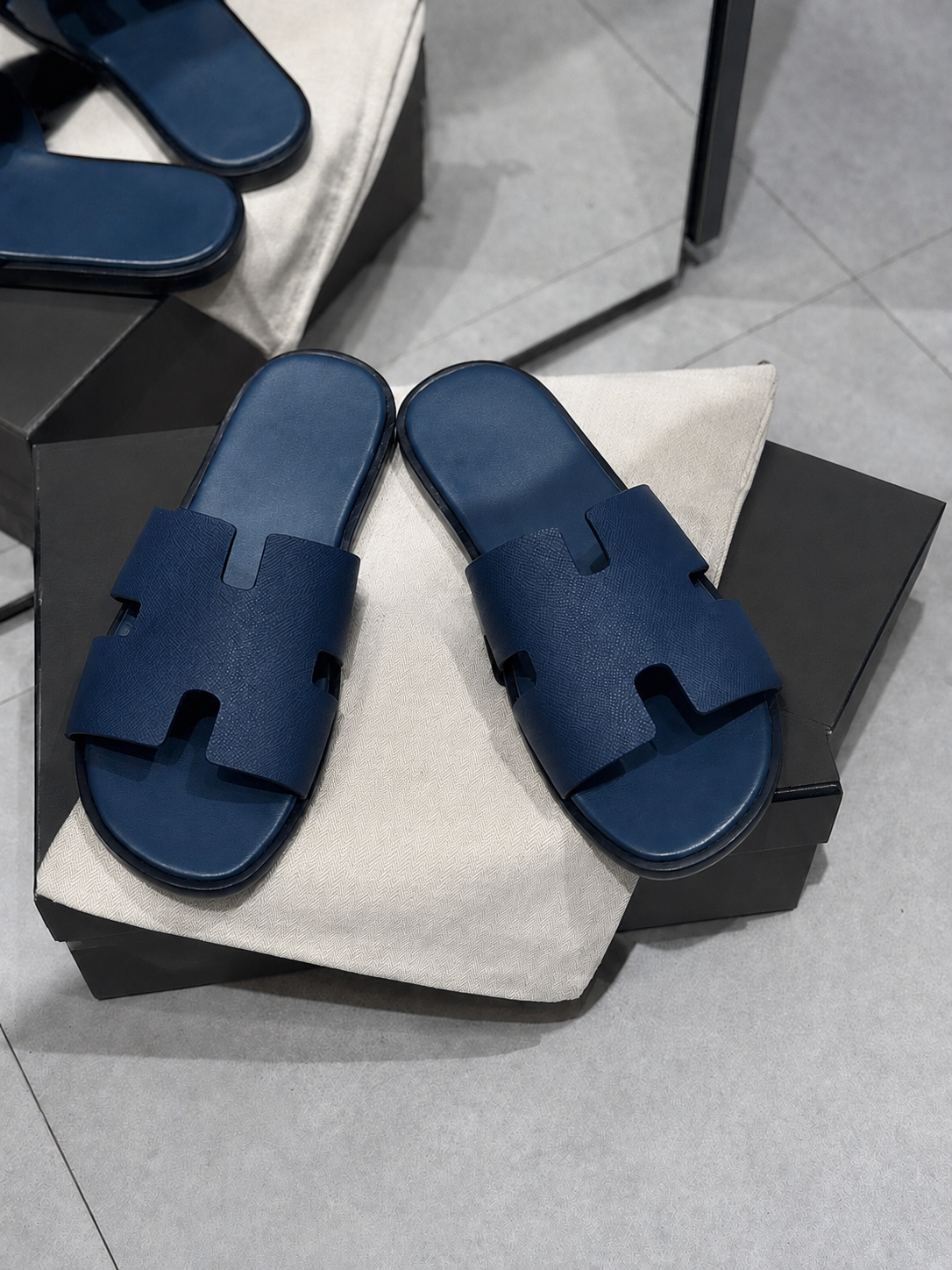 Austin Mens Slippers in Blue Milled Leather
