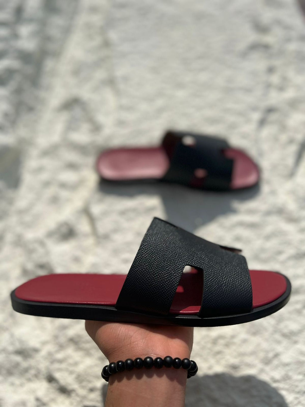 Austin Mens Slippers in Black-Milled - Maroon Dual Tone Leather
